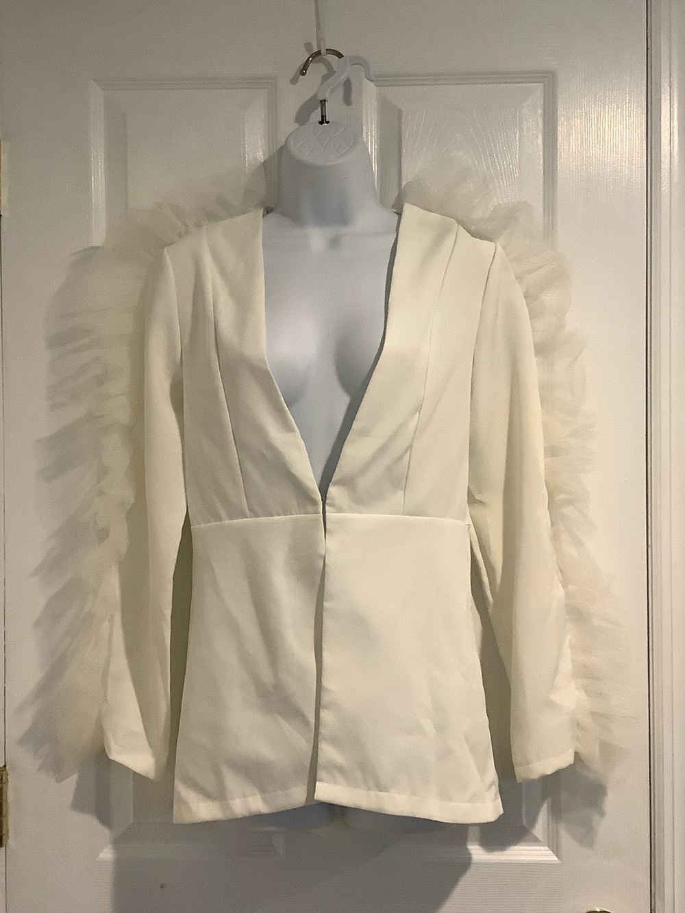 PRETTYLITTLETHING White Shimmery Ruffle Glam Fancy Party Event Blazer Jacket S